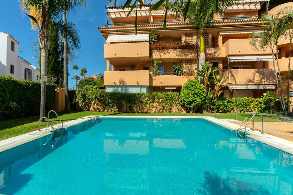 Playa Alicate, 2 Bedroom Beach Apartment Apartment in Marbella