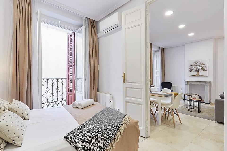 LEEWAYS APARTMENT XII in GRAN VÍA Apartment in Centro