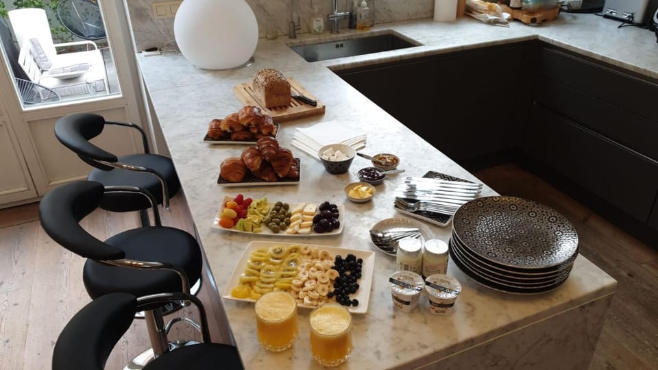 Breakfast, Continental breakfast, Buffet breakfast