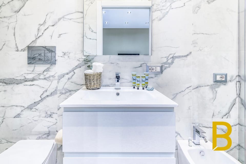 Toilet, Bathroom, bidet, towels