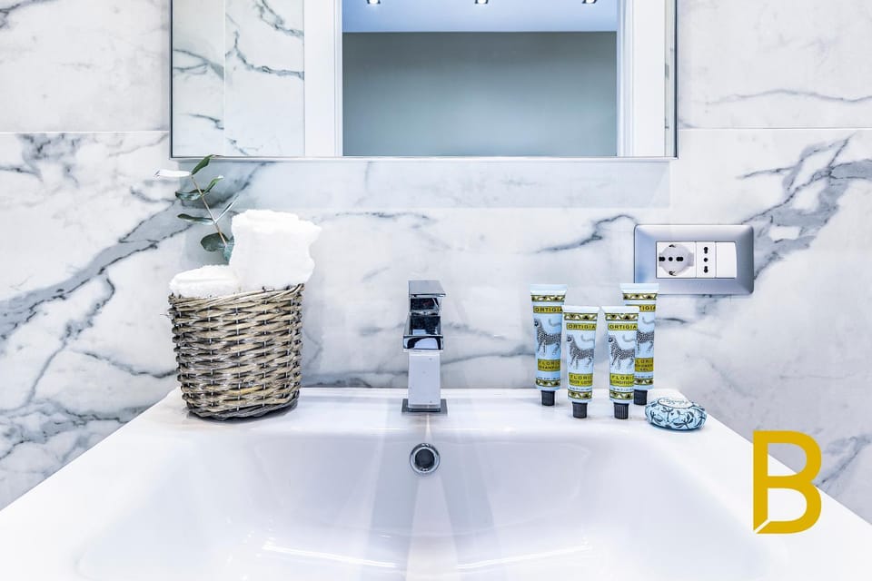 Bathroom, towels