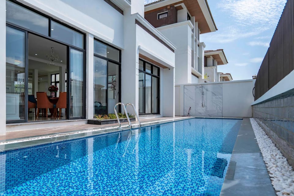 IDC White House Ha Long FLC Golf & Resort Villa in Laos