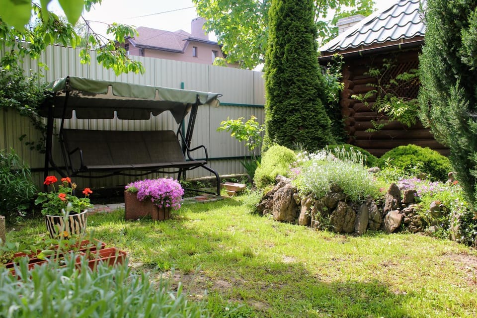 Day, Garden