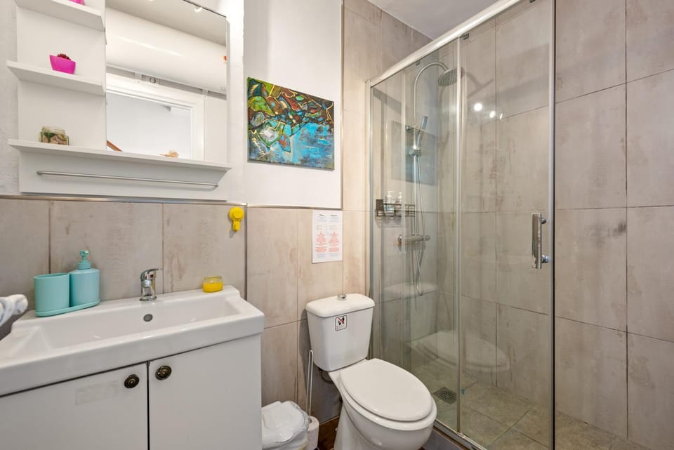 Bathroom, Living room
