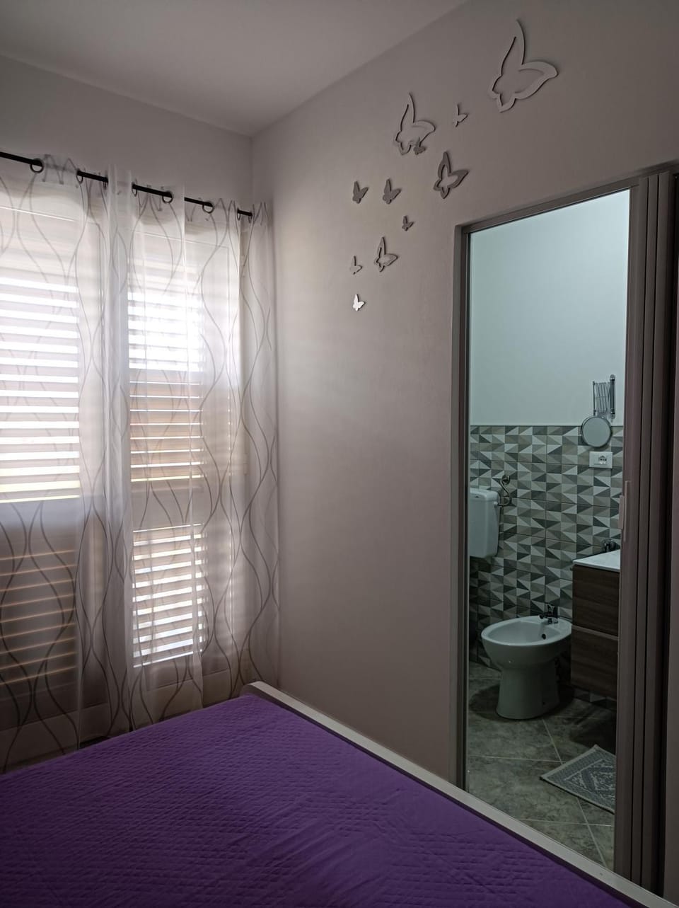 Shower, Toilet, Bed, Bathroom, Photo of the whole room, Bedroom