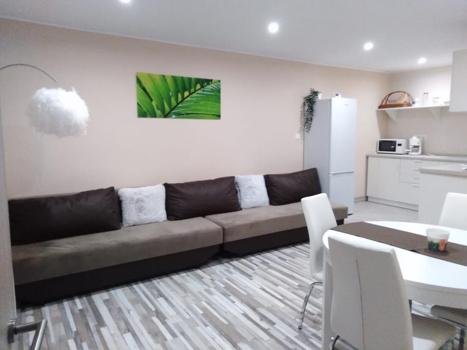 Property building, Kitchen or kitchenette, Living room, Dining area