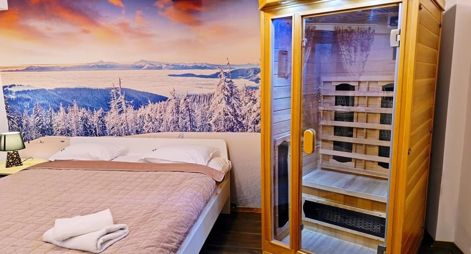 Bed, Sauna, Photo of the whole room, Bedroom