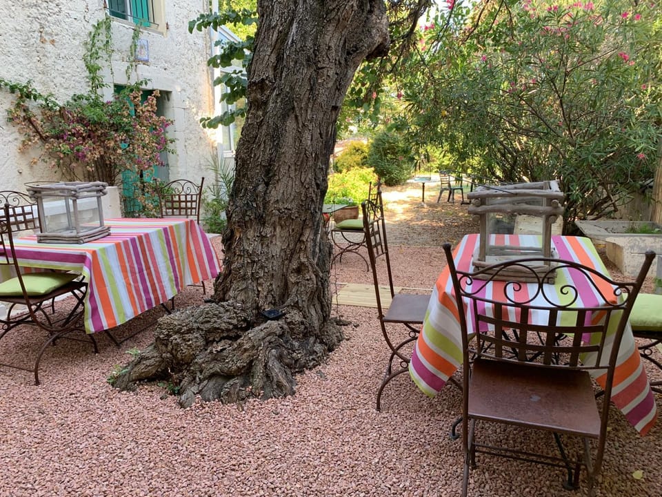 Auberge du Château Hotel in Occitanie