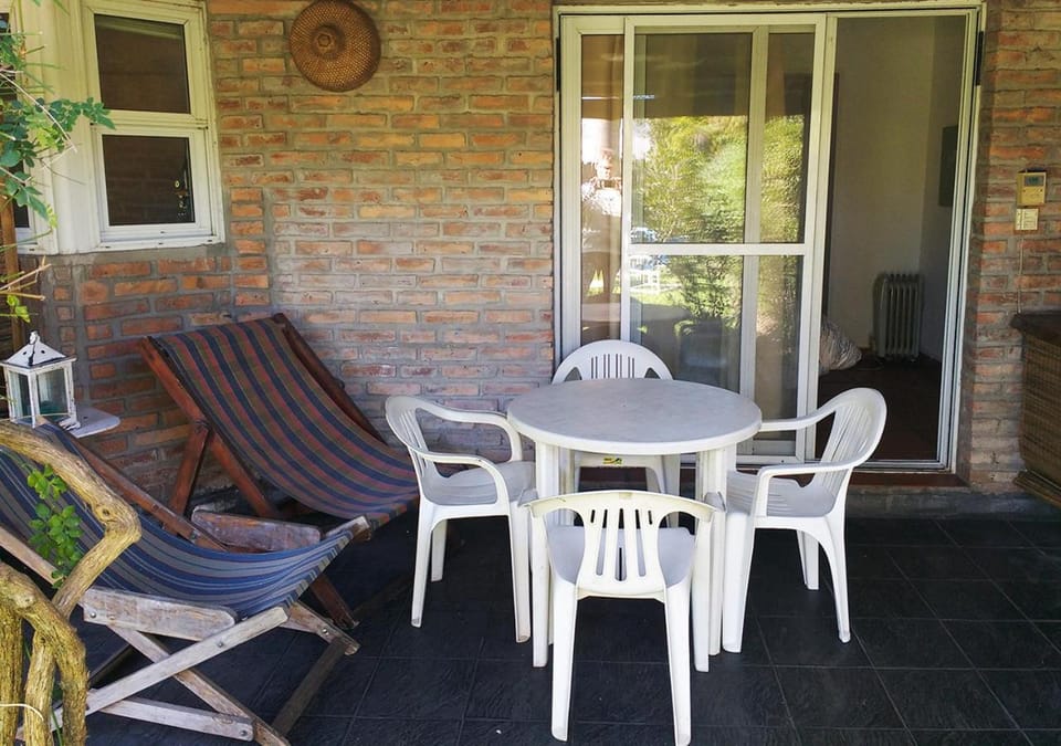 Patio, Garden, Pets
