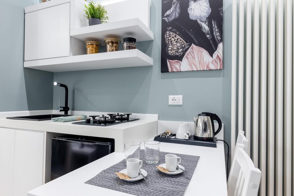 Coffee/tea facilities, Dining area