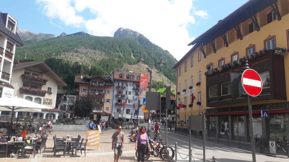 Restaurant/places to eat, Shopping Area