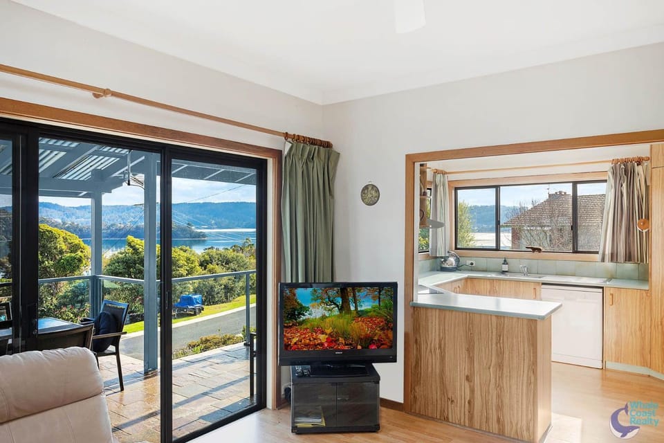Inlet Views at 20 The Loop House in Narooma