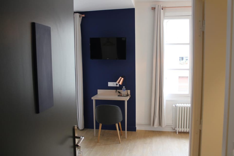 Photo of the whole room, Decorative detail