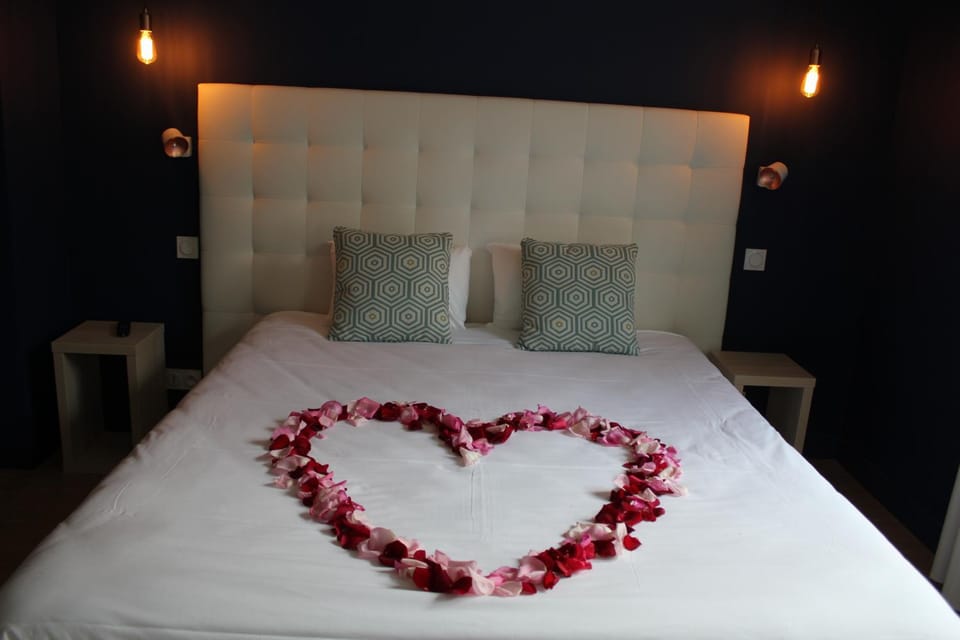 Bed, Decorative detail