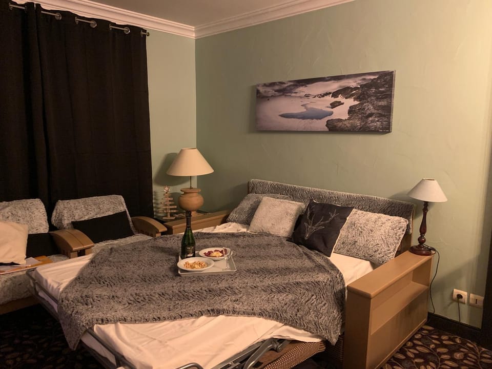 Living room, Bedroom