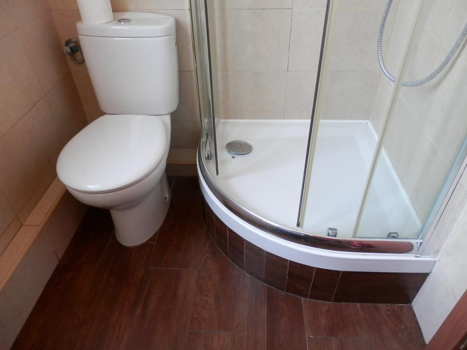 Shower, Bathroom, Area and facilities