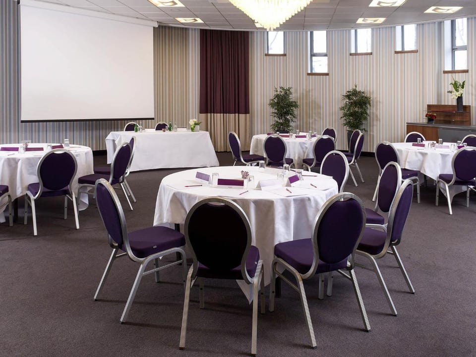 Meeting/conference room
