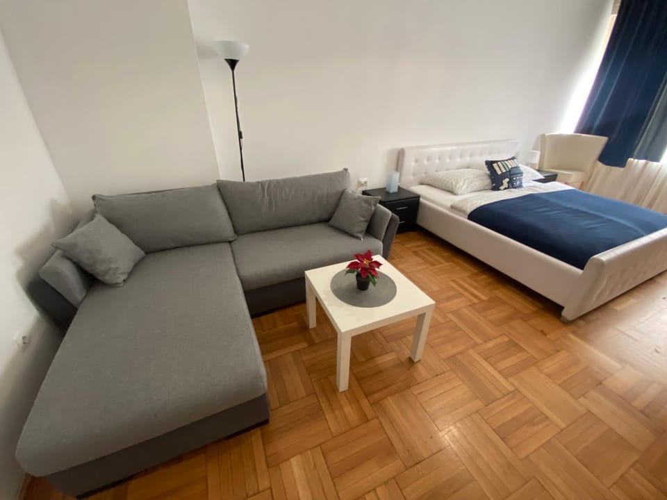 Bed, Seating area, Bedroom