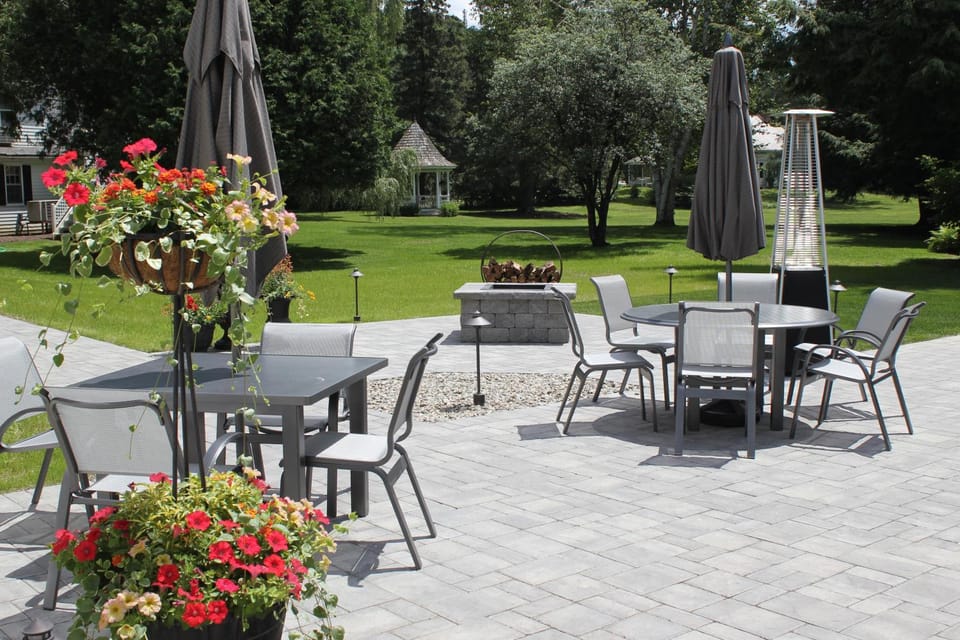 Patio, Garden, Dining area