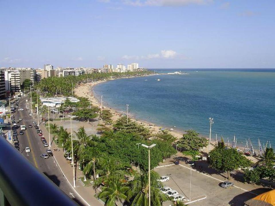 NA BEIRA MAR DE PAJUCARA- EDIF NEO- APARTAMENTO QUARTO E SALA - TEM VARANDA - VISTA LATERAL DO MAR - RUA JULIO PLECH FILHO 60 ESQUINA COM AVENIDA DOUTOR ANTONIO GOUVEIA - CONSUMO ELETRICO É PAGO No CKECK-OUT 1KWH É 1,35 REIAS - ANDAR "6" Apartment hotel in Maceió