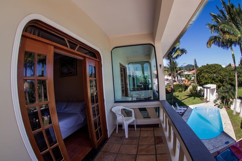 View (from property/room), Balcony/Terrace, Garden view, Pool view