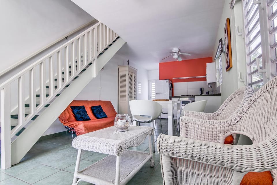 Living room, Photo of the whole room, Seating area