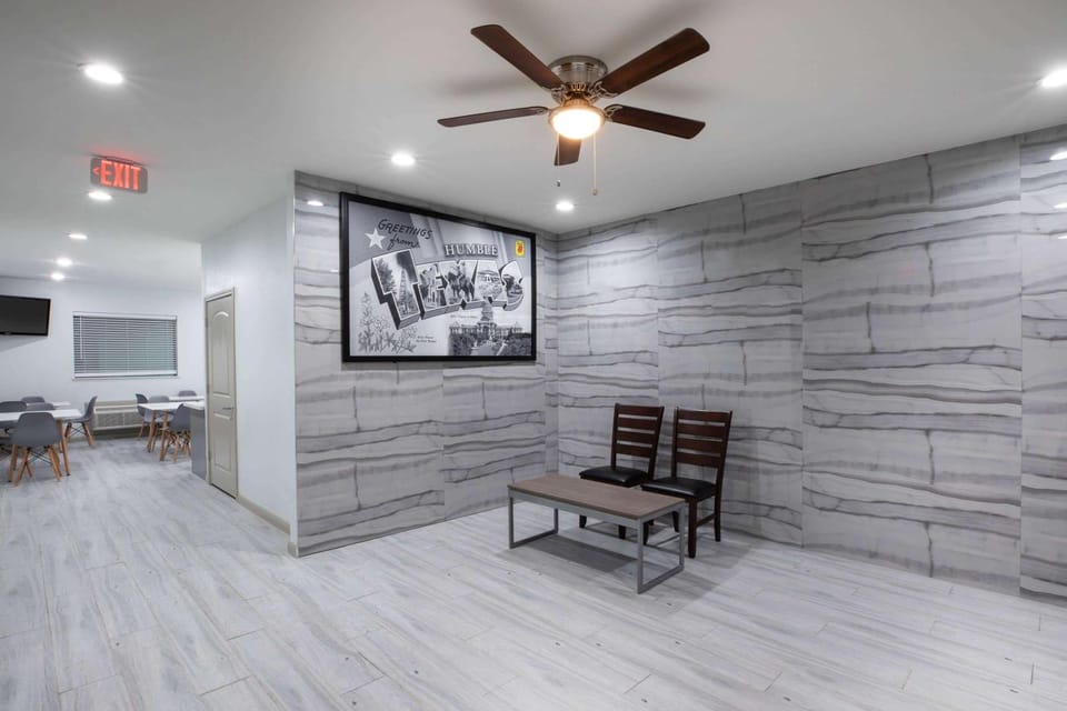 Lobby or reception, On site