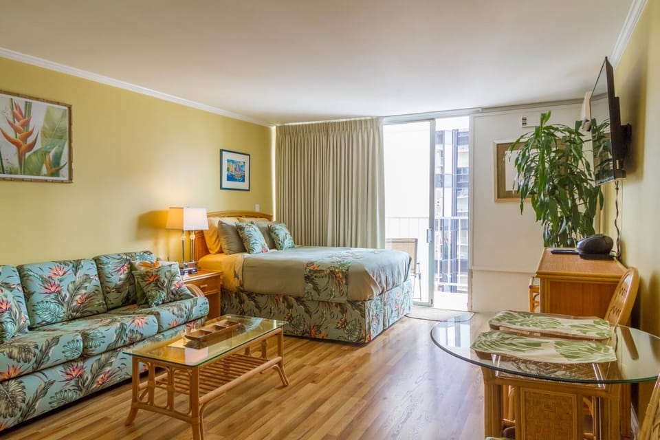 Day, Photo of the whole room