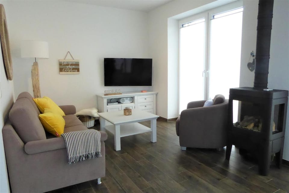 Haus Fehnhuus, Am Alten Deich 11a House in Friesland