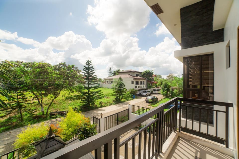 Neighbourhood, Garden, View (from property/room), Balcony/Terrace, Garden view, Street view, Parking