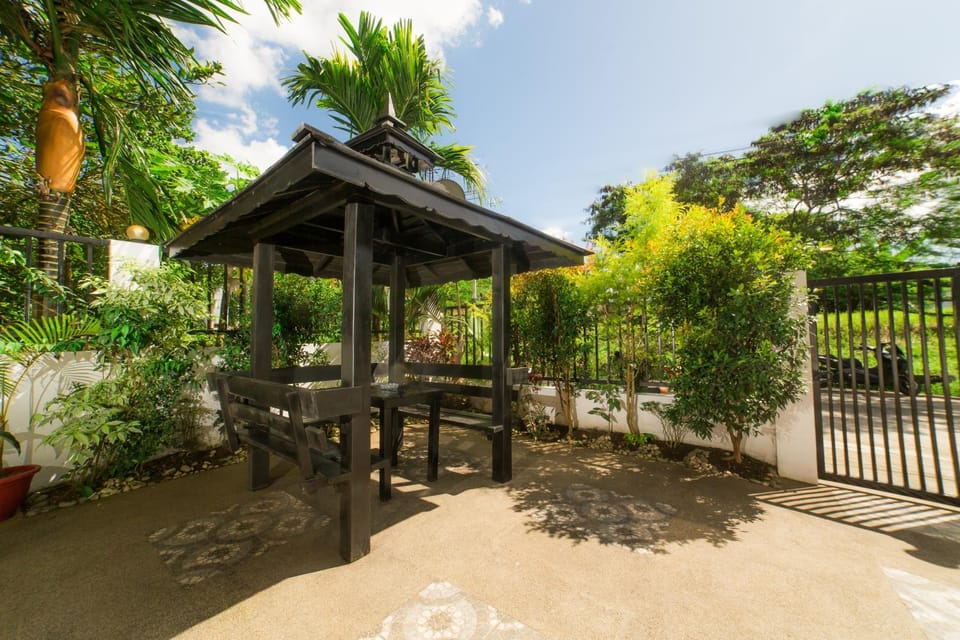 Bella Homes 6BR 4Bath near Rotunda 2 Big Units House in Tagaytay