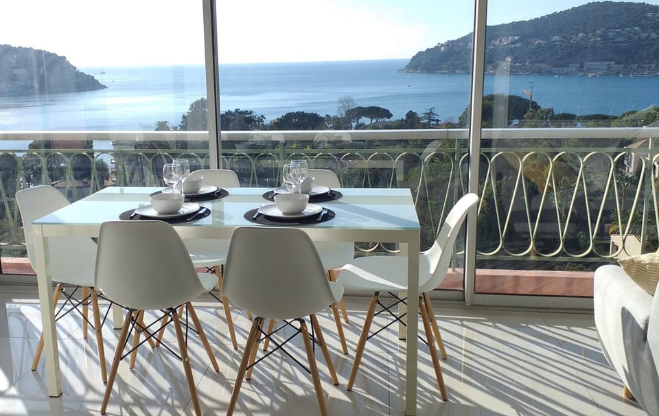 Vue mer exceptionnelle entre Nice et Monaco Apartment in Villefranche-sur-Mer