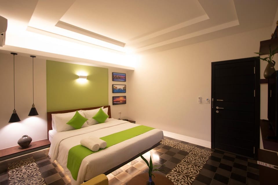 Bed, View (from property/room), Photo of the whole room, Decorative detail, Bedroom