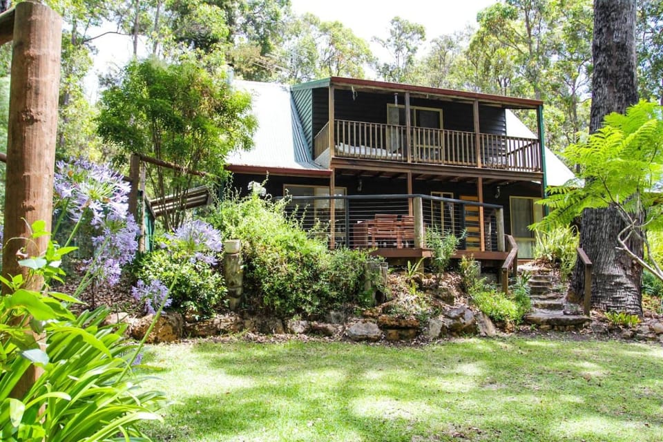 Silvertrees - In Town - Margaret River House in Margaret River