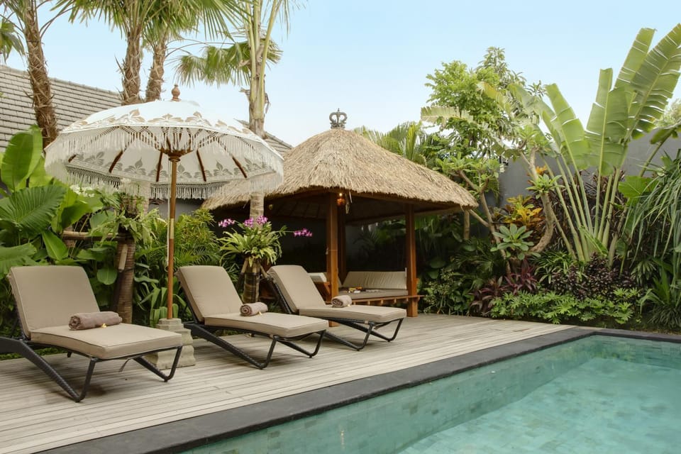 Garden, Garden view, Pool view, Swimming pool, sunbed
