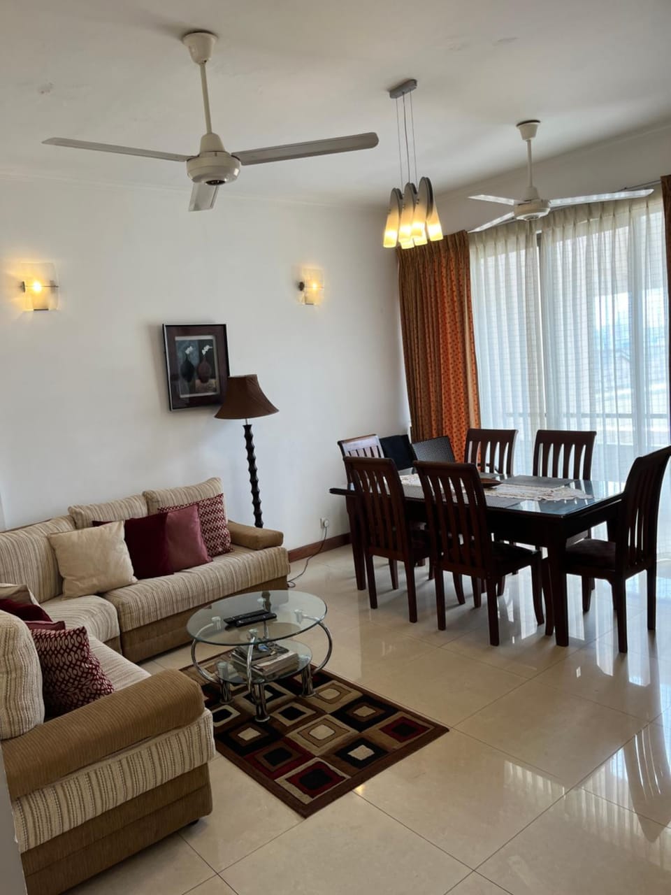 Hedges Court Residencies-2 Rooms with En-suite baths 3 plus Beds Visitors Bath 104 sqm spacious Apartment Apartment in Colombo