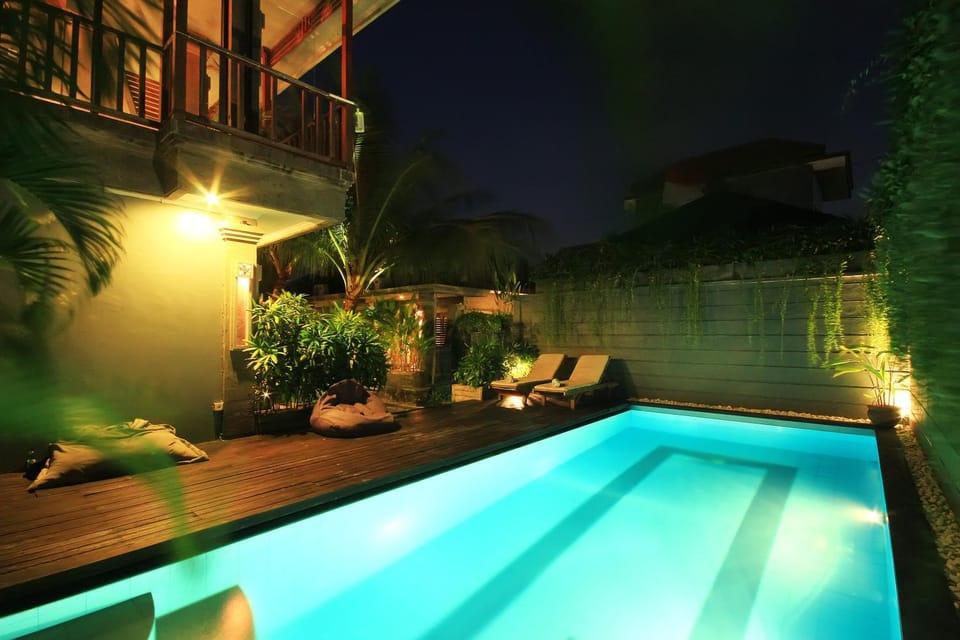 Swimming pool, Swimming pool