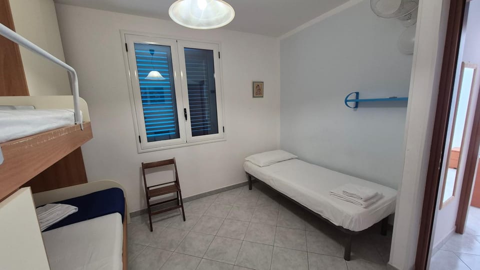 Bed, Bedroom, bunk bed