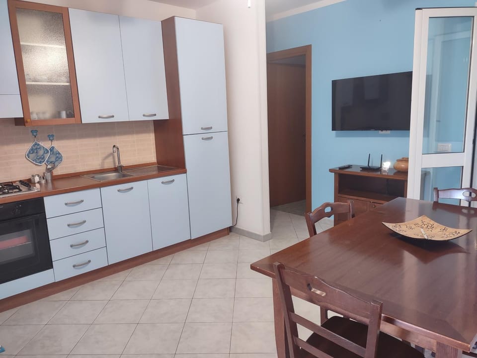 Kitchen or kitchenette, Living room, Dining area