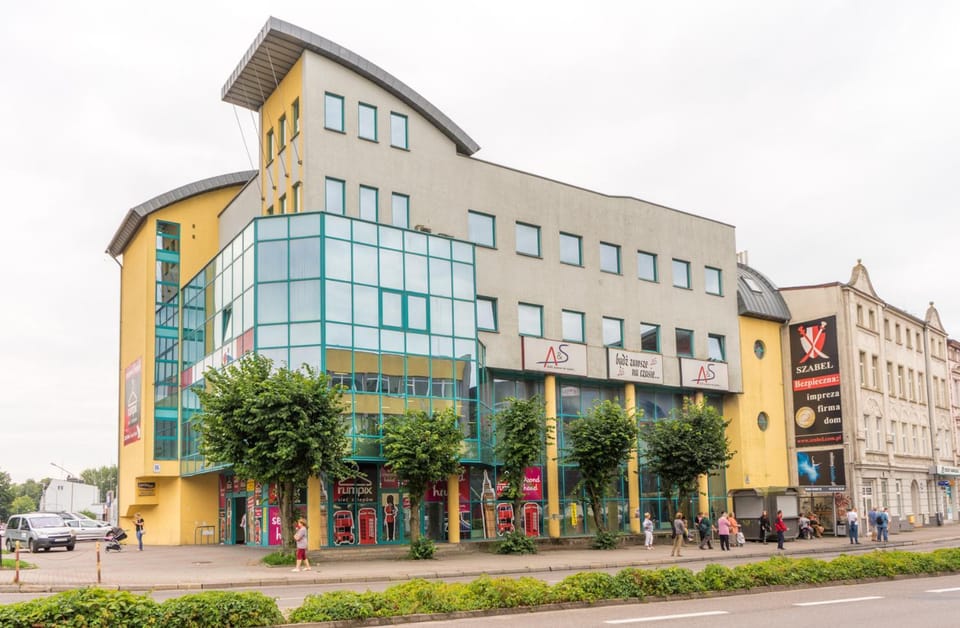 Property building, Neighbourhood