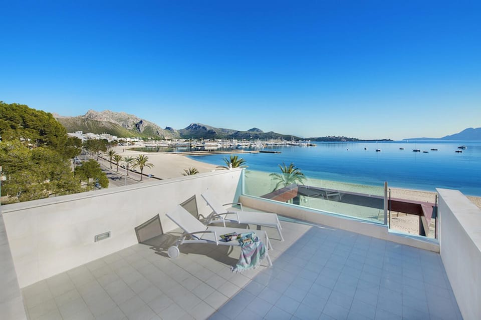 Patio, Nearby landmark, Day, Natural landscape, View (from property/room), Balcony/Terrace, Living room, Seating area, Dining area, Beach, Lake view, Mountain view, Sea view, sunbed