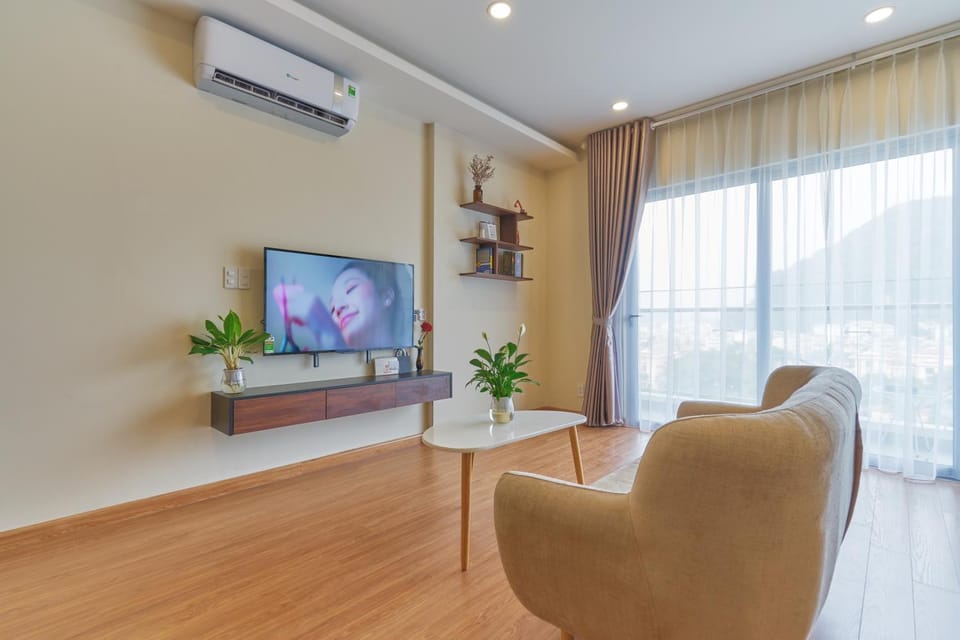 BunHomestay SPACIOUS 4 Bedroom CITY&SEA View 1 min walk to SEA Apartment in Laos
