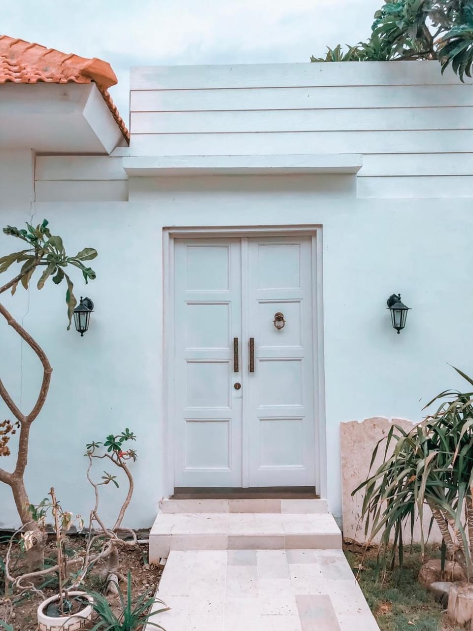 Facade/entrance