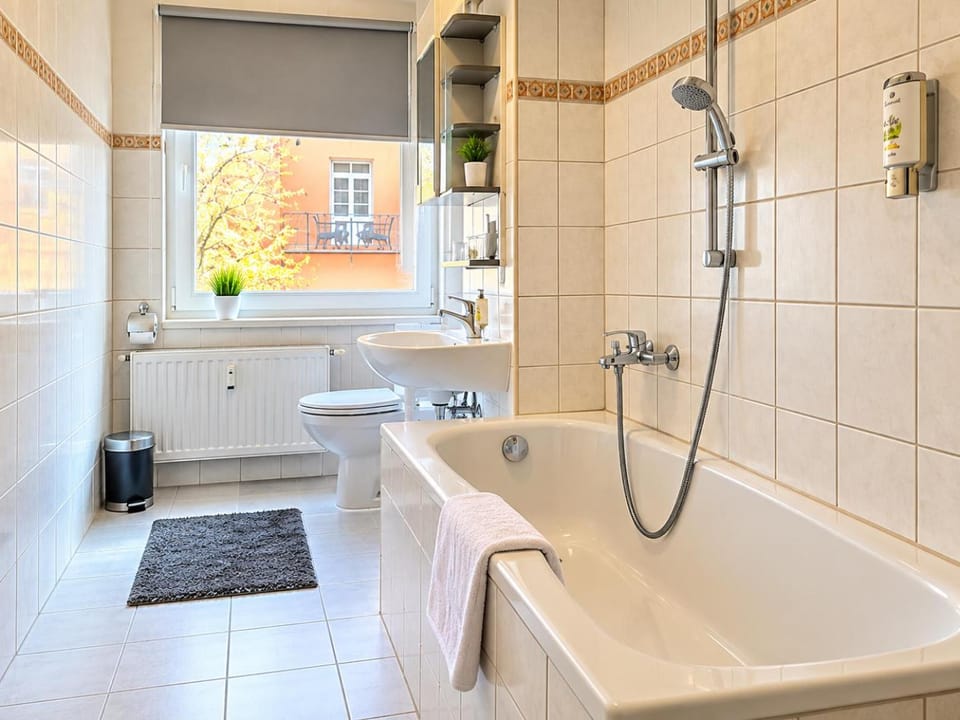 Bathroom, Bath