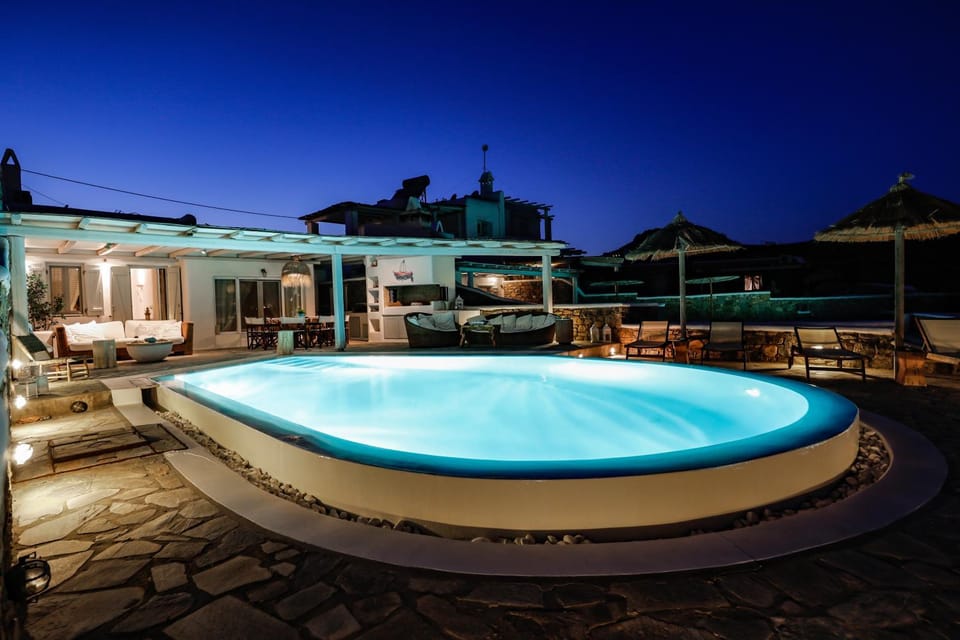 Swimming pool, Swimming pool