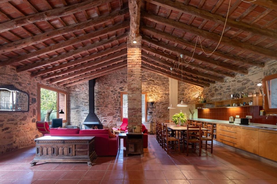 Property building, Kitchen or kitchenette, Living room, Dining area