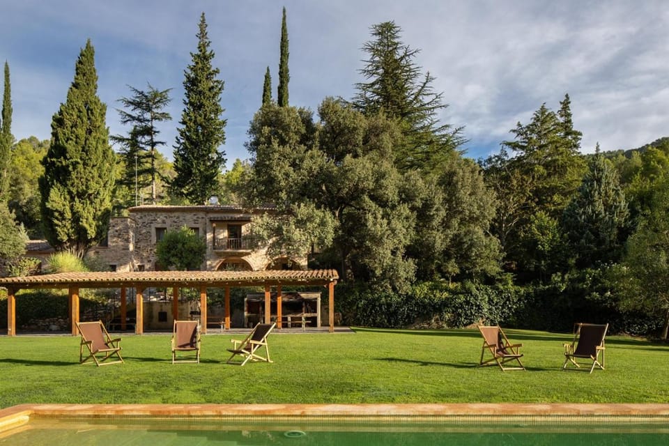 Natural landscape, Garden, Garden view, Mountain view, Pool view, Swimming pool, sunbed