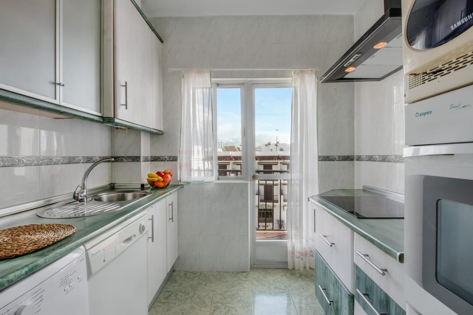 Kitchen or kitchenette, Living room