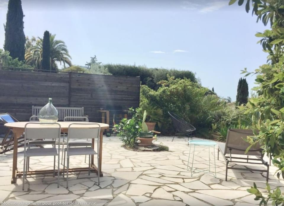 Patio, BBQ facilities