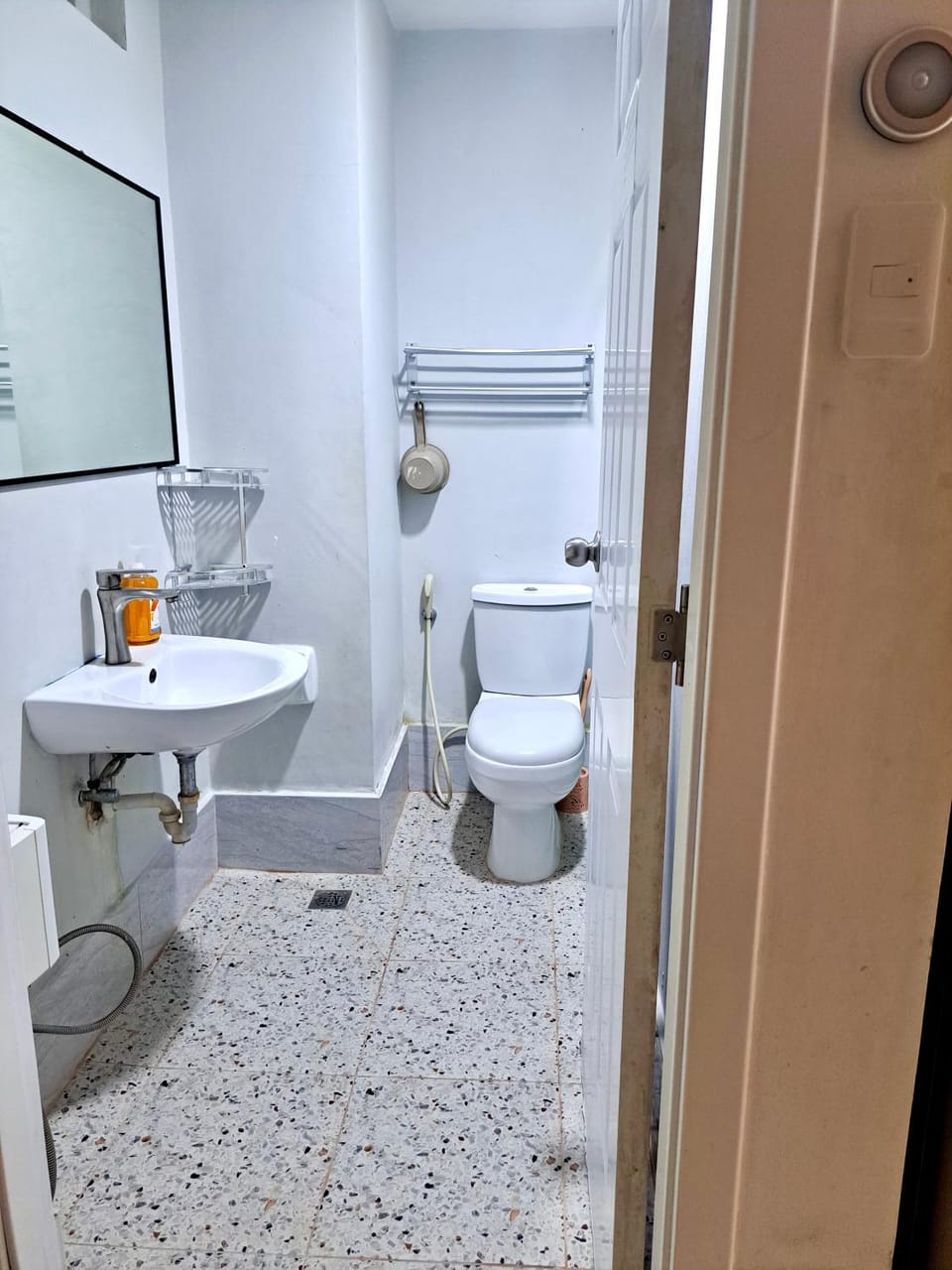 Comfy condo unit 5mins from Mactan Airport+Netflix Apartment in Lapu-Lapu City